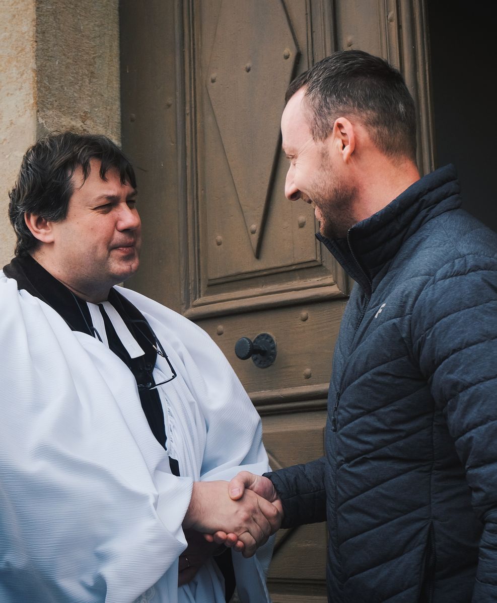 Rozloučení po bohoslužbách pastora a člena sboru